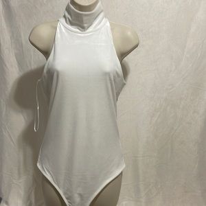 ⭐️NWT Express white sleeveless velour bodysuit